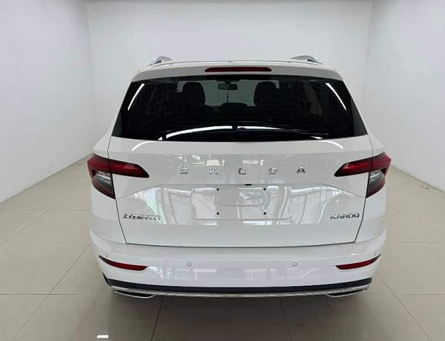 Skoda Karoq 1.4 л 2022 г. Белый, пробег 30000 км
