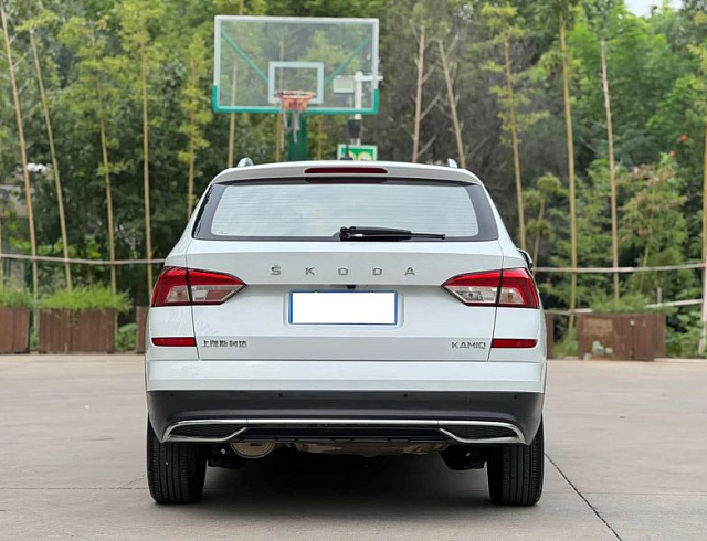 Skoda Kamiq 1.5 л 2023 г. Белый, пробег 18000 км