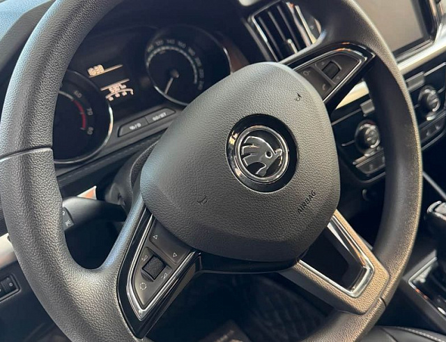 Skoda Kamiq 1.5 л 2023 г. Белый, пробег 5000 км