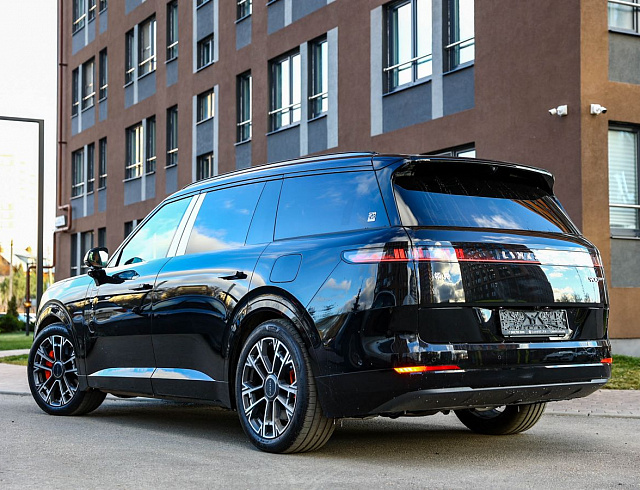 Lynk & Co 900 черный 2025