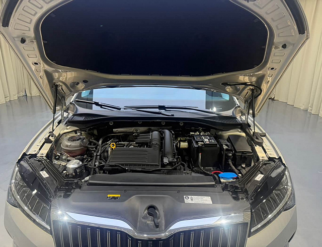 Skoda Superb 1.4 л 2023 г. шампань/коричневый, пробег 47000 км