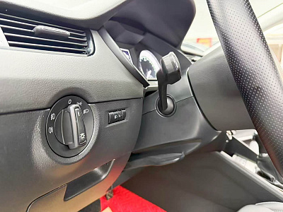 Skoda Octavia 1.5 л 2022 г. Белый, пробег 40000 км