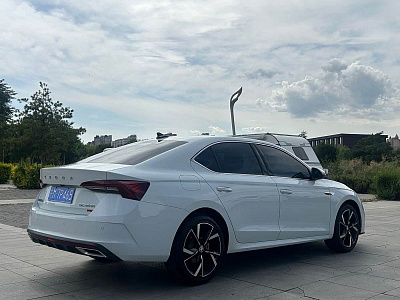 Skoda Octavia 1.4 л 2024 г. Белый, пробег 5000 км
