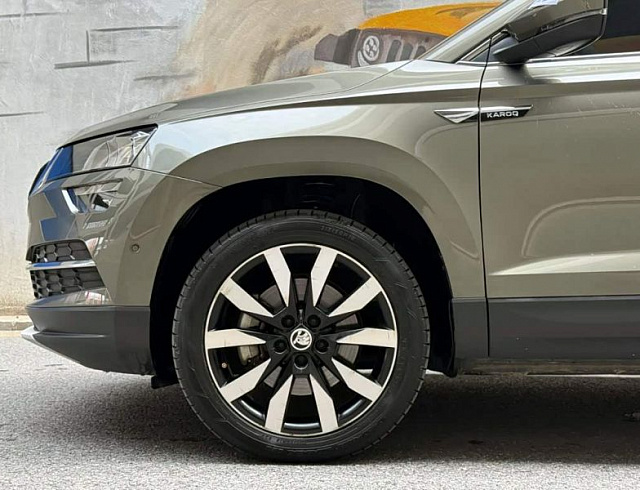 Skoda Karoq 1.4 л 2021 г. шампань/коричневый, пробег 49000 км