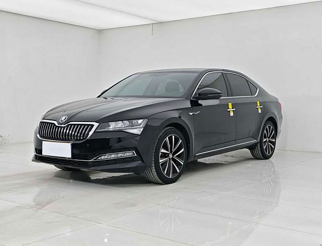 Skoda Superb 1.4 л 2024 г. Чёрный, пробег 19100 км