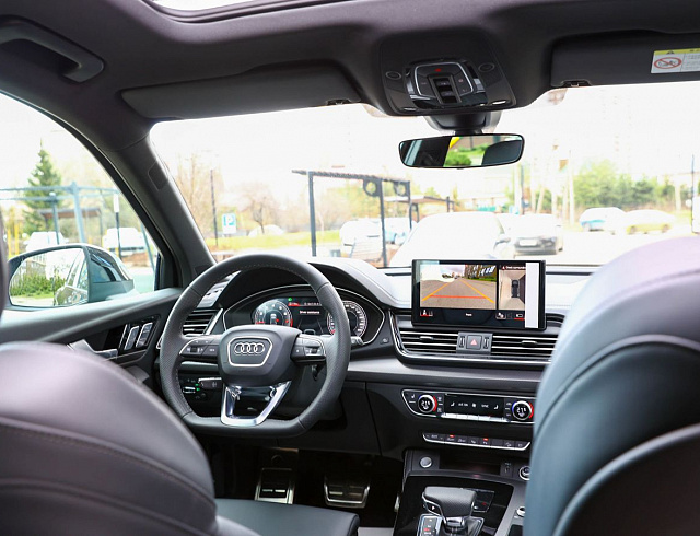 Audi Q5 черный 2025