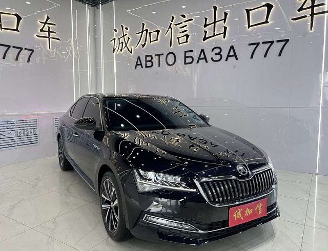 Skoda Superb 1.4 л 2024 г. Чёрный, пробег 17000 км