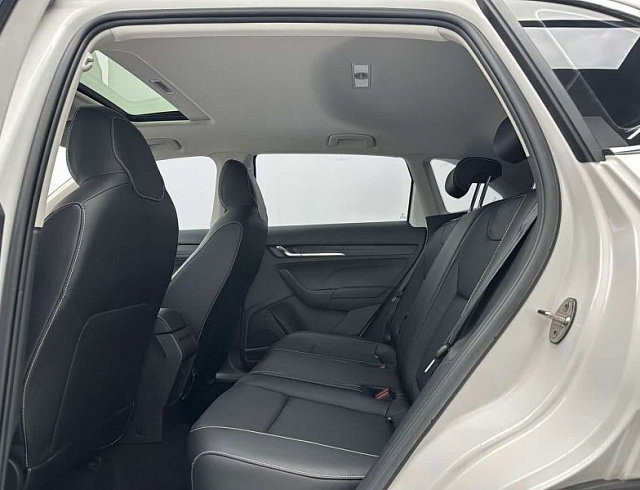 Skoda Kamiq 1.5 л 2022 г. Белый, пробег 32000 км