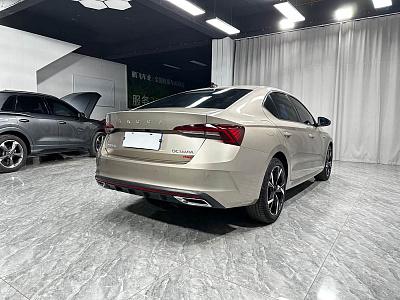 Skoda Octavia 1.4 л 2023 г. желто-оранжевый, пробег 49000 км