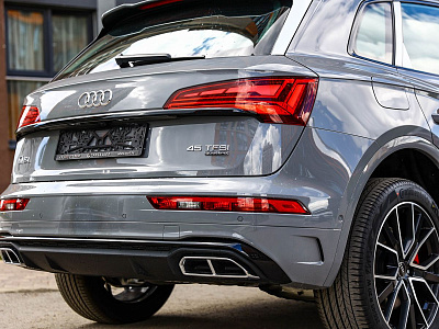 Audi Q5 серый 2026