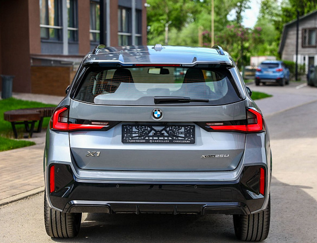 BMW X1 серый 2025