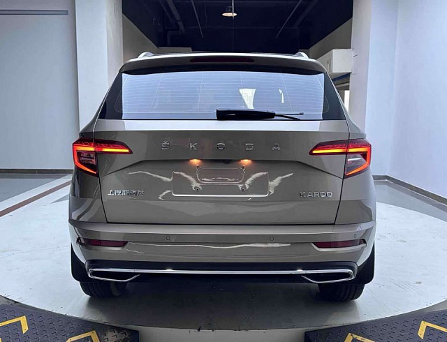 Skoda Karoq 1.4 л 2022 г. Серебристо-серый, пробег 27000 км