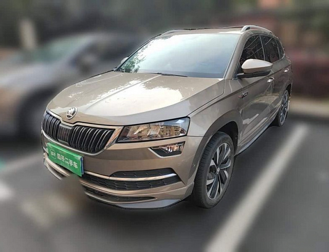 Skoda Karoq 1.4 л 2023 г. шампань/коричневый, пробег 20700 км