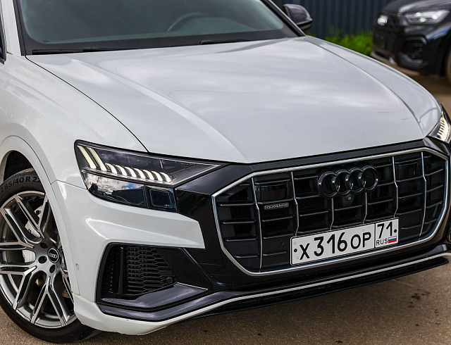 Audi Q8 белый 2018