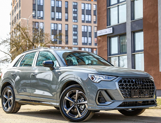 Audi Q3 серый 2026