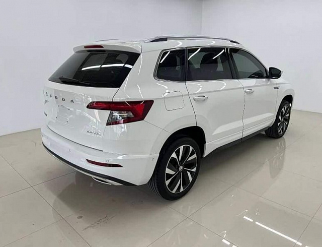 Skoda Karoq 1.4 л 2022 г. Белый, пробег 30000 км