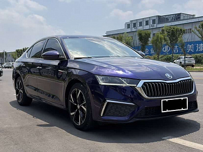 Skoda Octavia 1.4 л 2022 г. Голубой, пробег 19000 км