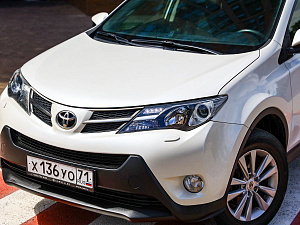Toyota RAV4 белый 2014
