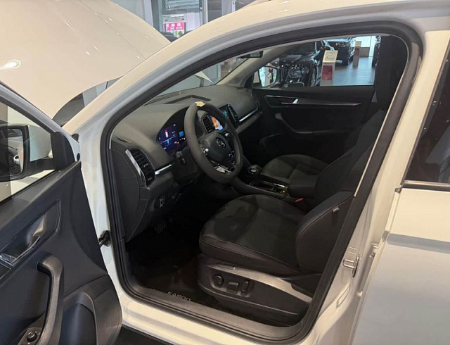 Skoda Karoq 1.4 л 2022 г. Белый, пробег 11000 км