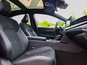 Toyota Camry белый 2026