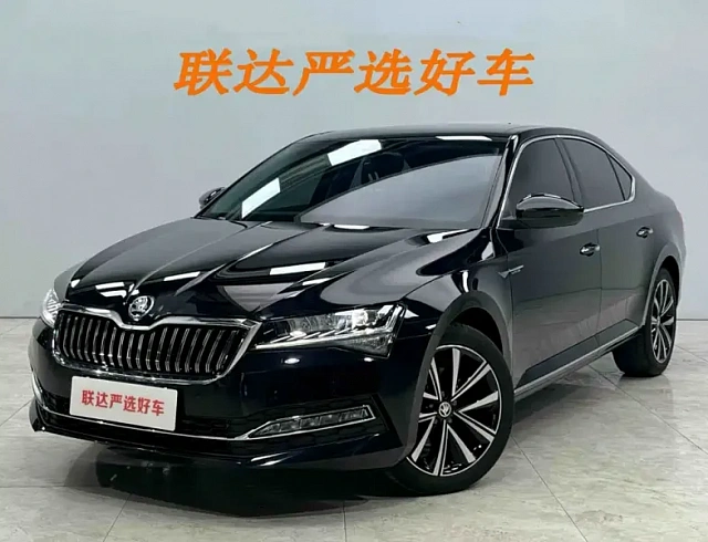 Skoda Superb 1.4 л 2024 г. Чёрный, пробег 8300 км