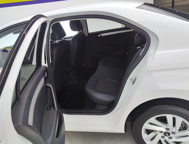 Volkswagen Jetta VA3 1.5L