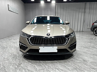 Skoda Octavia 1.4 л 2023 г. желто-оранжевый, пробег 49000 км