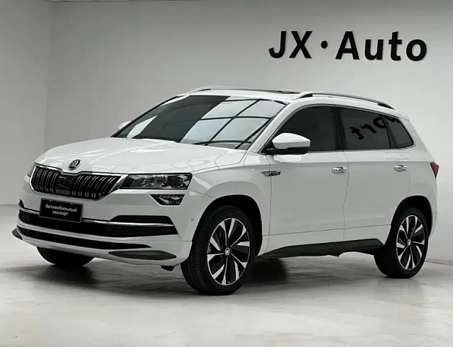Skoda Karoq 1.4 л 2023 г. Белый, пробег 33000 км