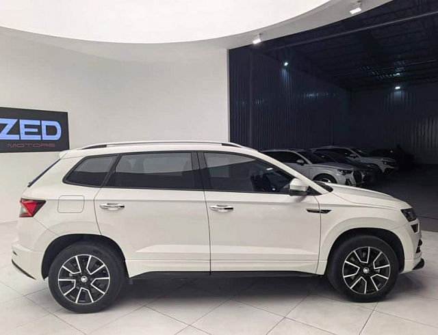 Skoda Karoq 1.4 л 2022 г. Белый, пробег 27000 км
