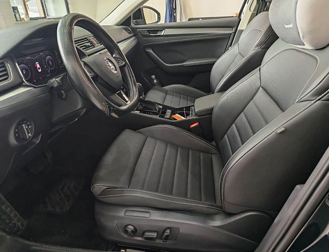 Skoda Superb 1.4 л 2023 г. Чёрный, пробег 45000 км