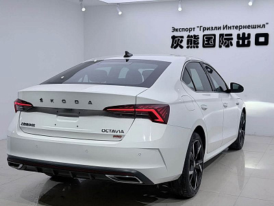 Skoda Octavia 1.4 л 2023 г. Белый, пробег 27000 км