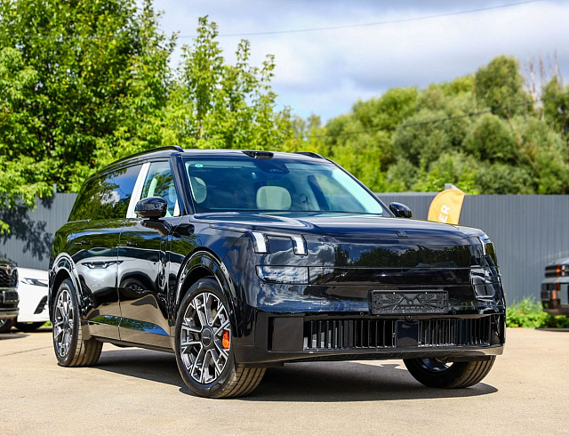 Lynk & Co 900 черный 2025