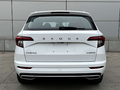 Skoda Karoq 1.4 л 2023 г. Белый, пробег 17000 км