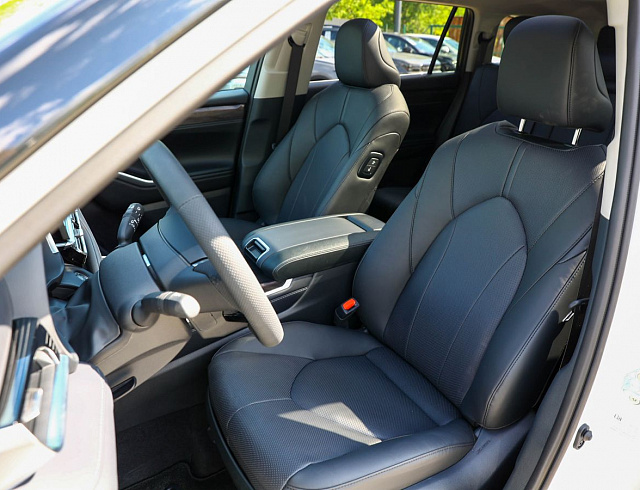 Toyota Highlander белый 2026