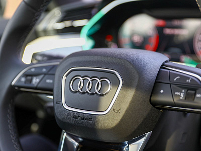 Audi Q3 серый 2026