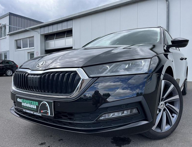 Skoda Octavia 2022 г. Чёрный, пробег 55247 км