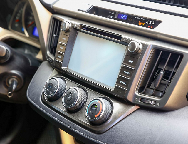 Toyota RAV4 белый 2014
