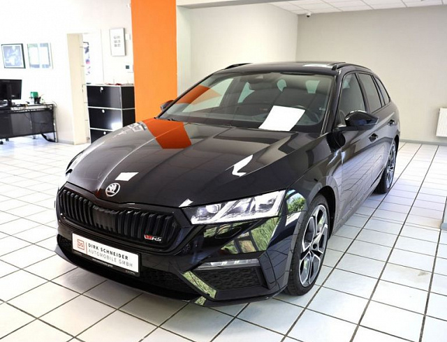 Skoda Octavia 2024 г. Чёрный, пробег 50900 км