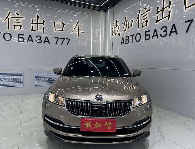Skoda Karoq 1.4 л 2022 г. желто-оранжевый, пробег 26000 км