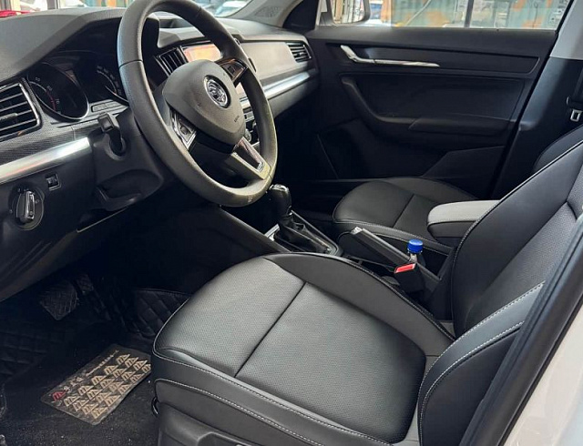 Skoda Kamiq 1.5 л 2023 г. Белый, пробег 5000 км