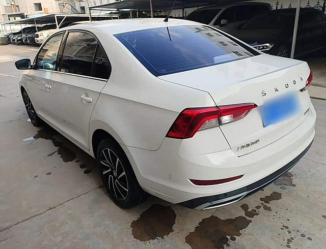 Skoda Rapid 1.5 л 2022 г. Белый, пробег 44400 км