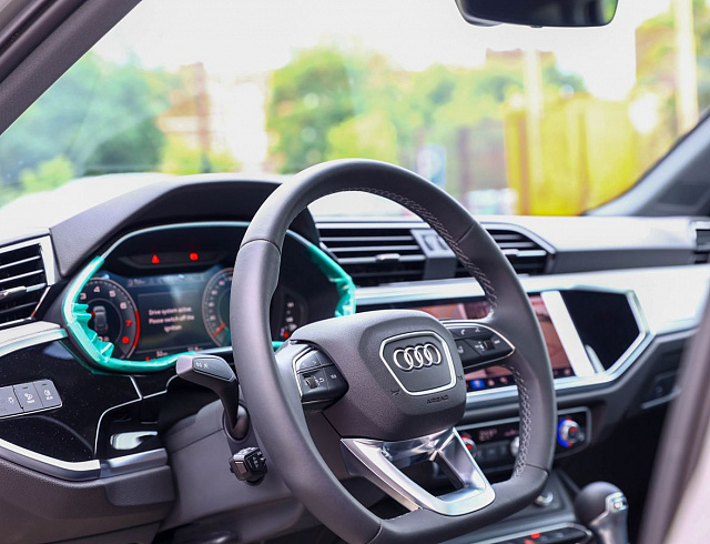 Audi Q3 серый 2026