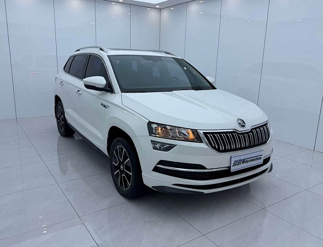 Skoda Karoq 1.4 л 2022 г. Белый, пробег 30000 км