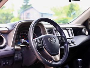 Toyota RAV4 белый 2014
