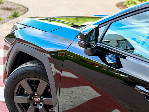 Toyota RAV4 черный 2026
