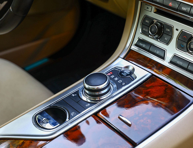 Jaguar XF