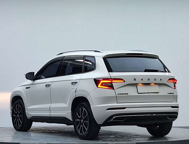 Skoda Karoq 1.4 л 2022 г. Белый, пробег 21000 км