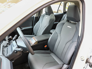 Toyota RAV4 белый 2026