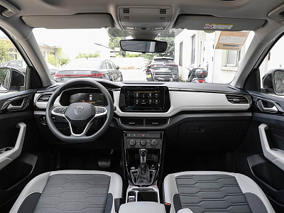 Volkswagen Tharu XR 1.5 Sharp Edition