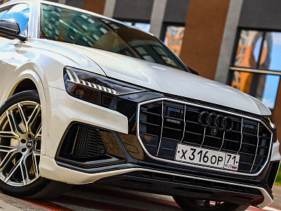 Audi Q8 белый 2018
